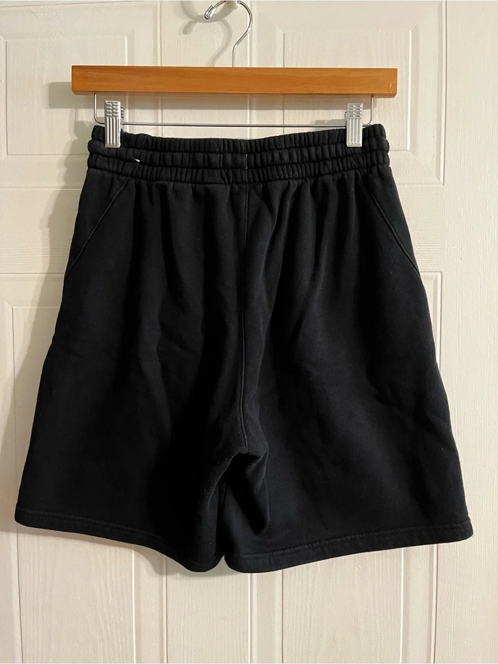 NIKE BOY’S NSW CLUB FRENZY COTTON BASKETBALL SHORTS - SIZE XL